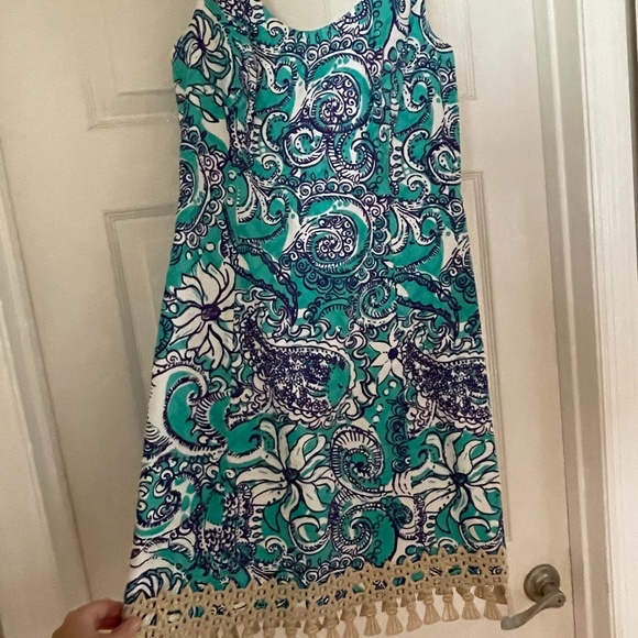 Lilly Pulitzer Dresses & Skirts - Lilly Pulitzer Shift - Gold Detail - Size 4